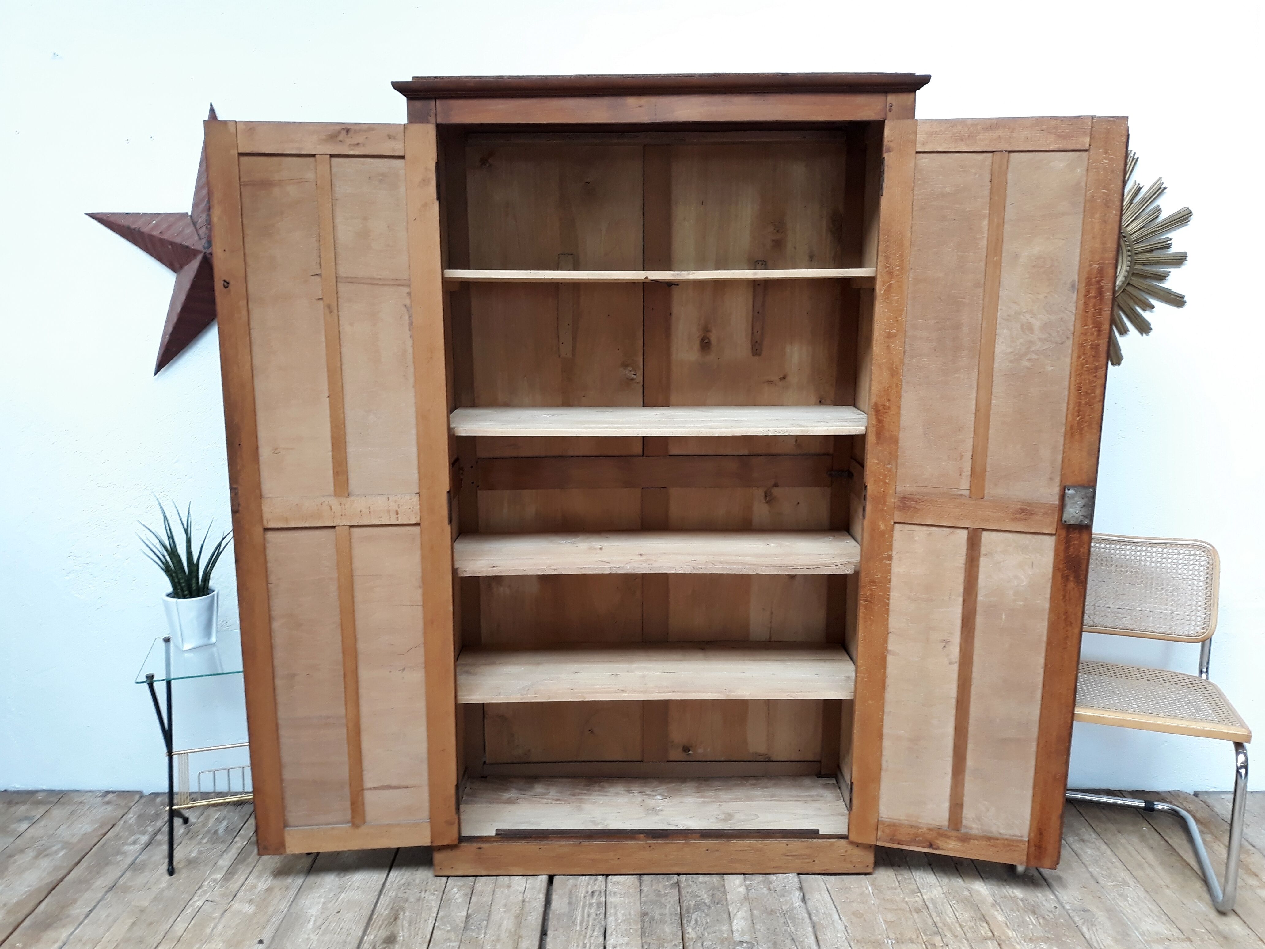 Armoire parisienne vintage Selency