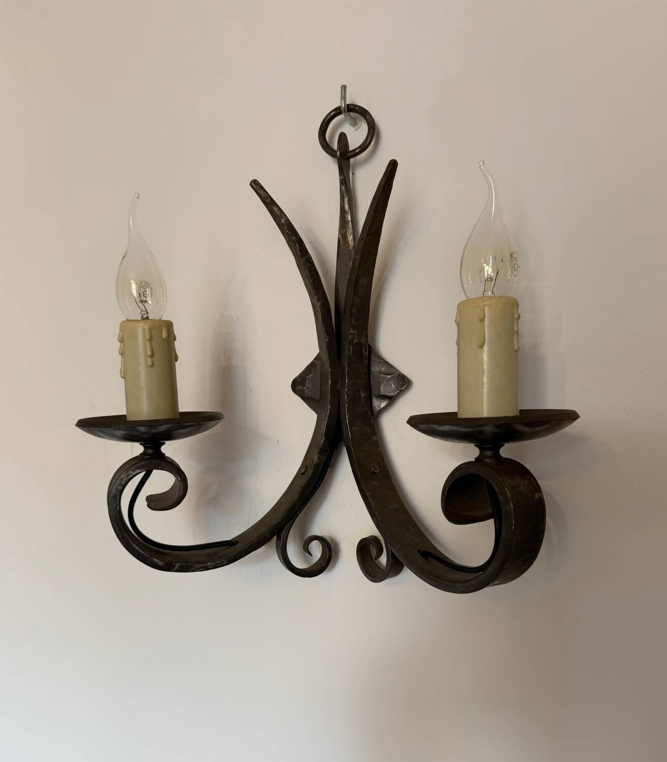 Applique fer forgé années 60 style néo-gothique