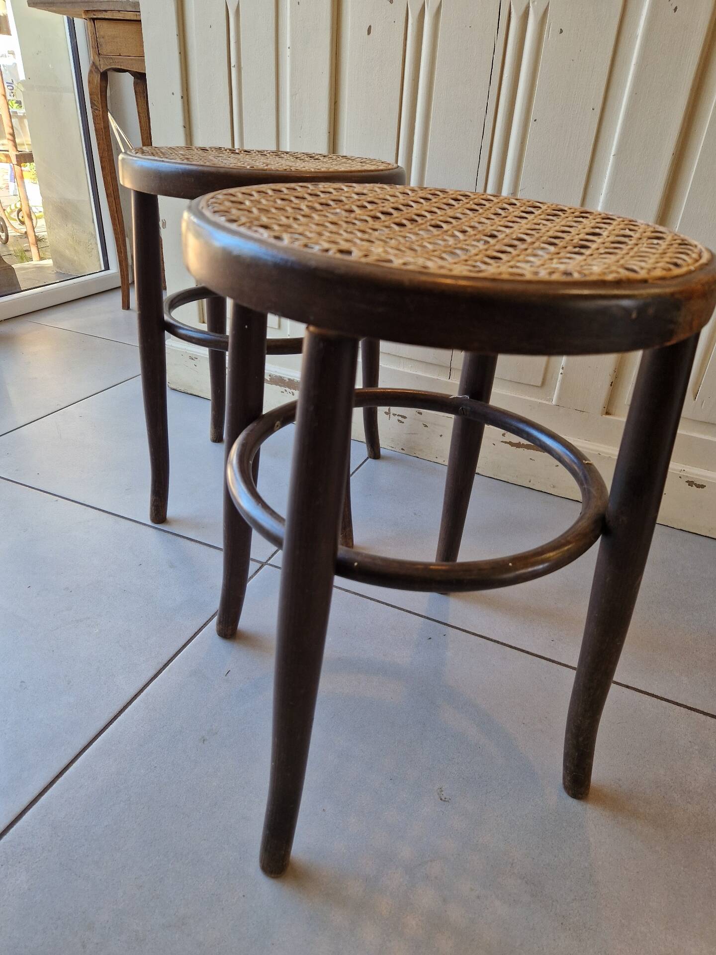 Lot De 2 Tabourets En Cannage Style Thonet