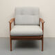 Fauteuil des années 1960 en cerisier, gris clair avec coussin vert