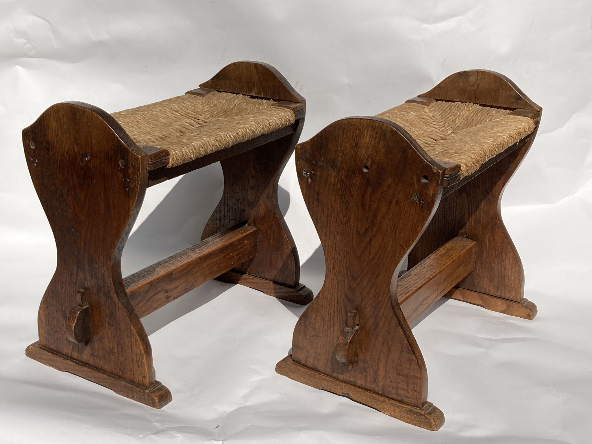 Tabouret en osier monastry antique ou hocker