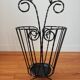 Porte-parapluie vintage en fer torsadé – années 60