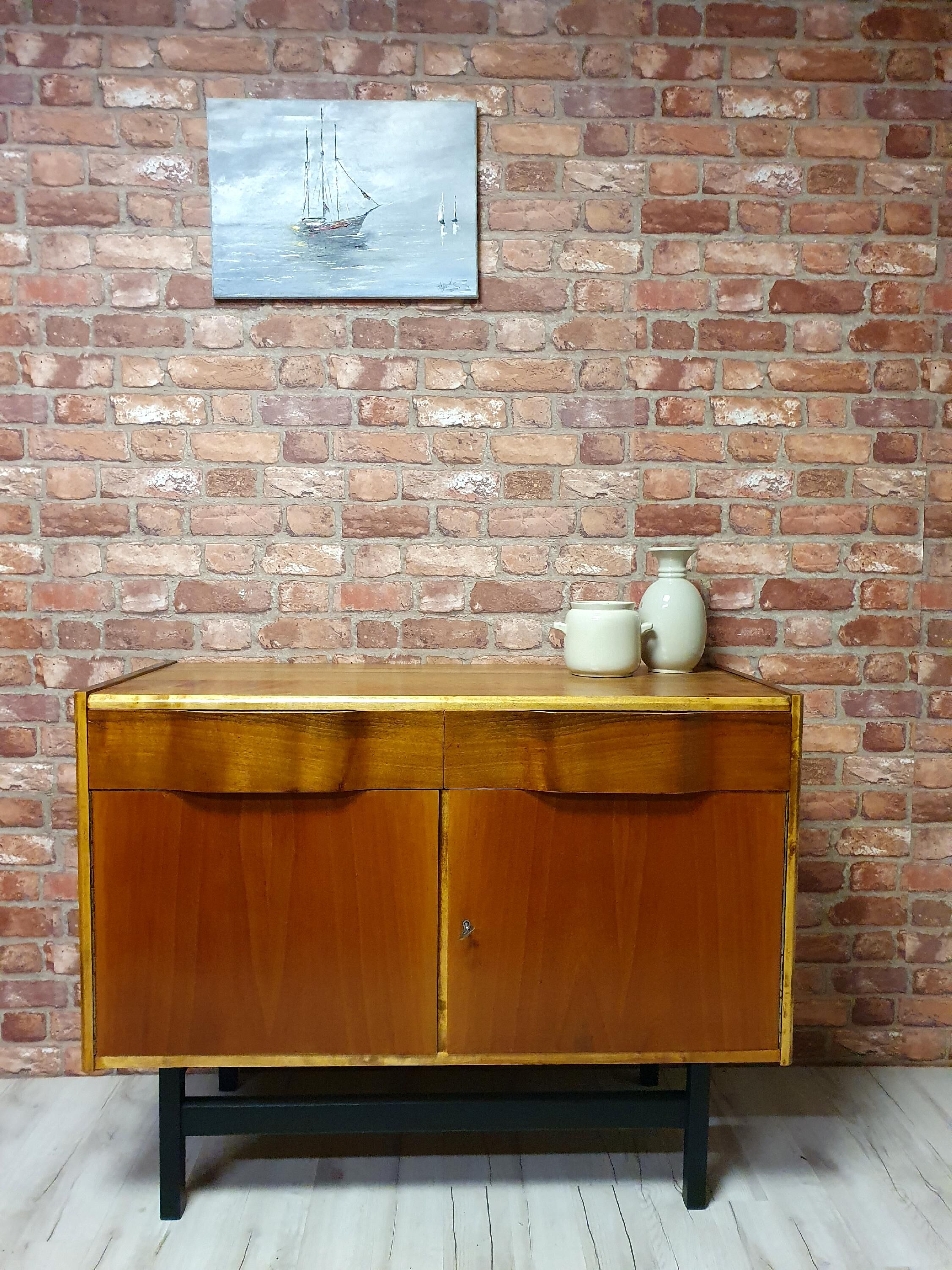 Buffet rénové vintage, Pologne, années 60