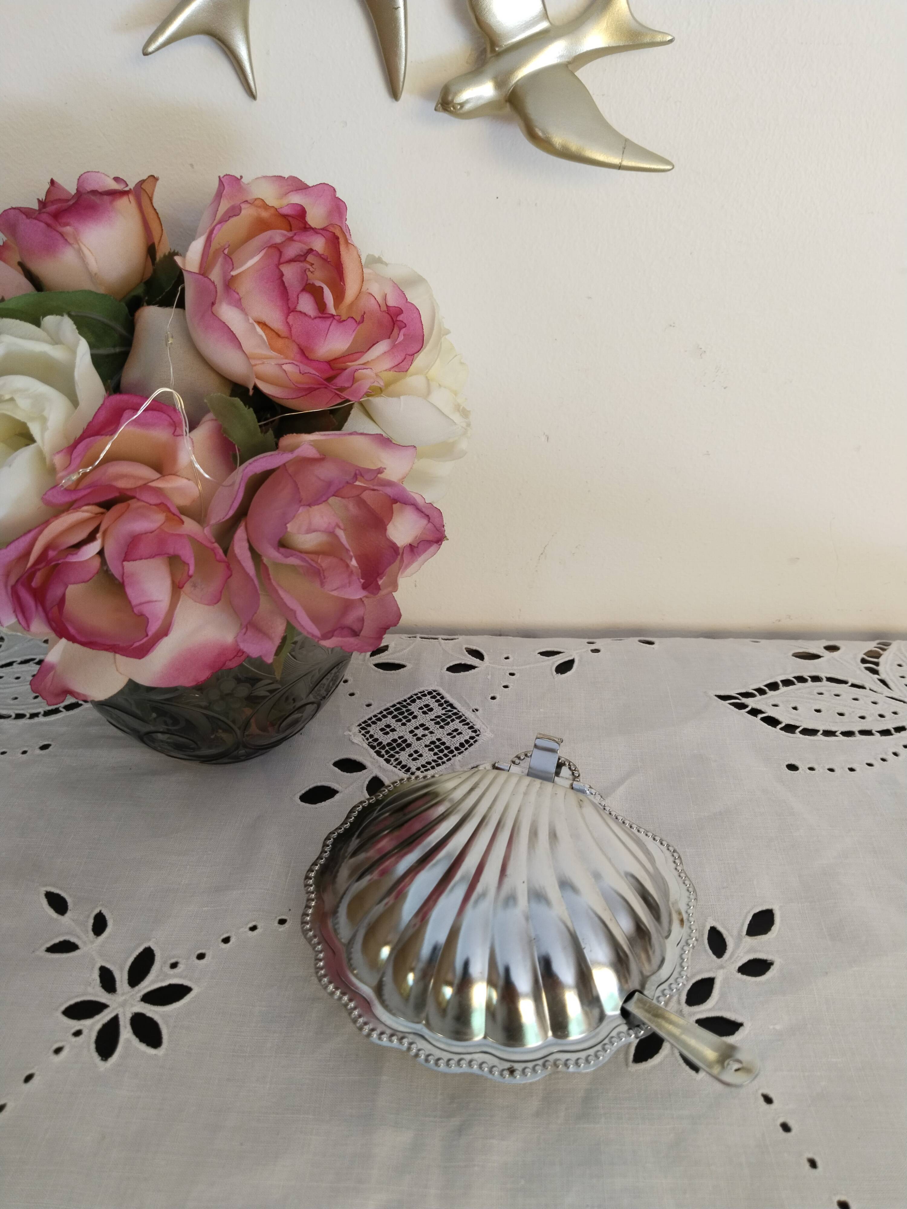 Beurrier coquille Saint Jacques en inox , années 50 , vintage