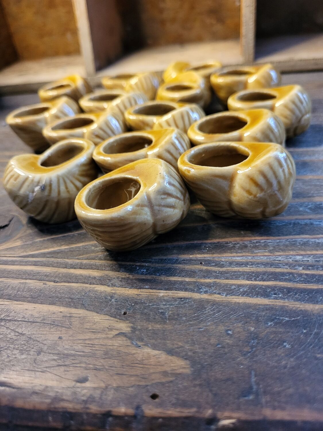 Set of 15 snails shells in ceramic