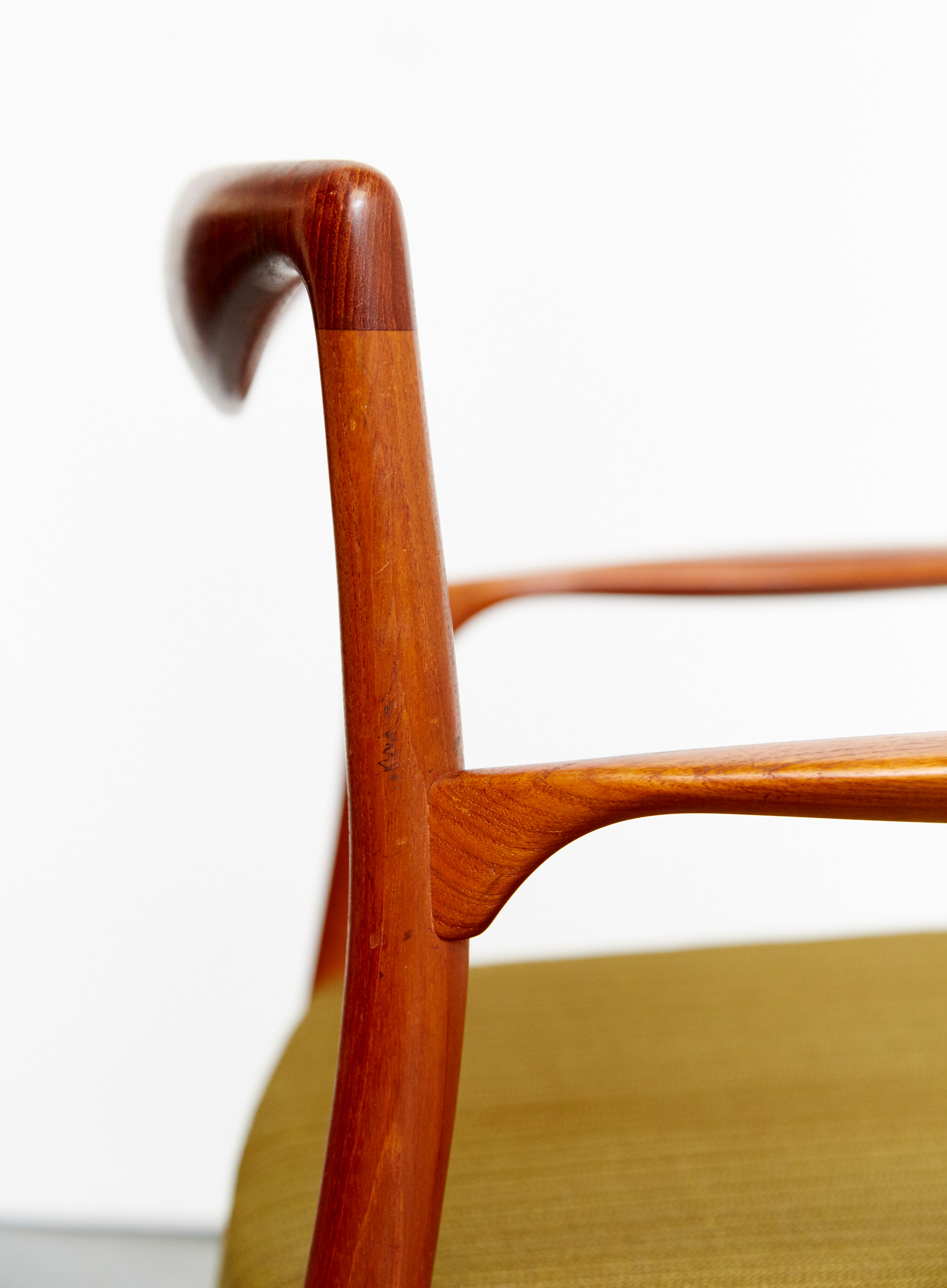 Table de salle à manger par Nanna Ditzel pour Saren Willadsen et chaises conçues par Kai Lyngfeldt-Larsen