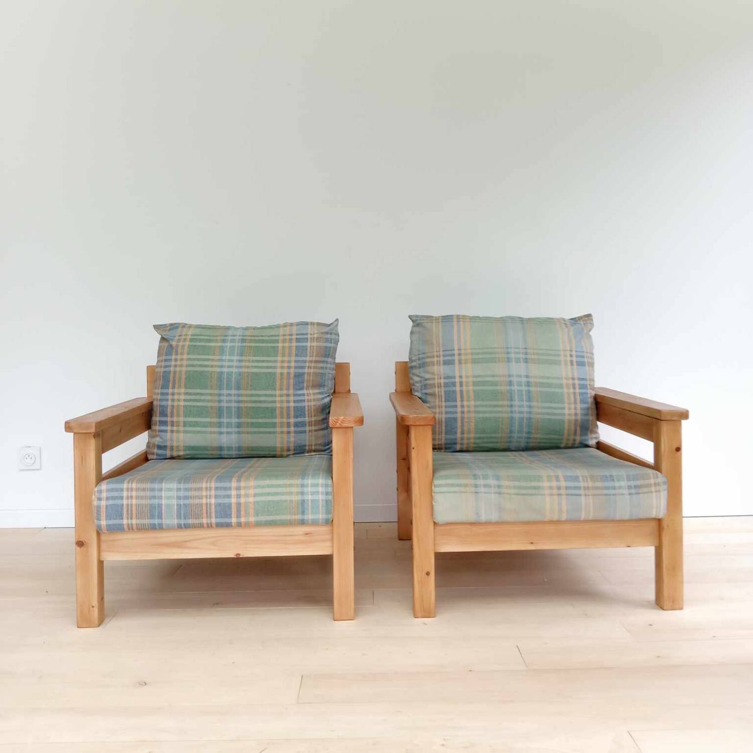 Pair of 80s armchairs