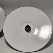 Paire d'appliques en tôle émaillée