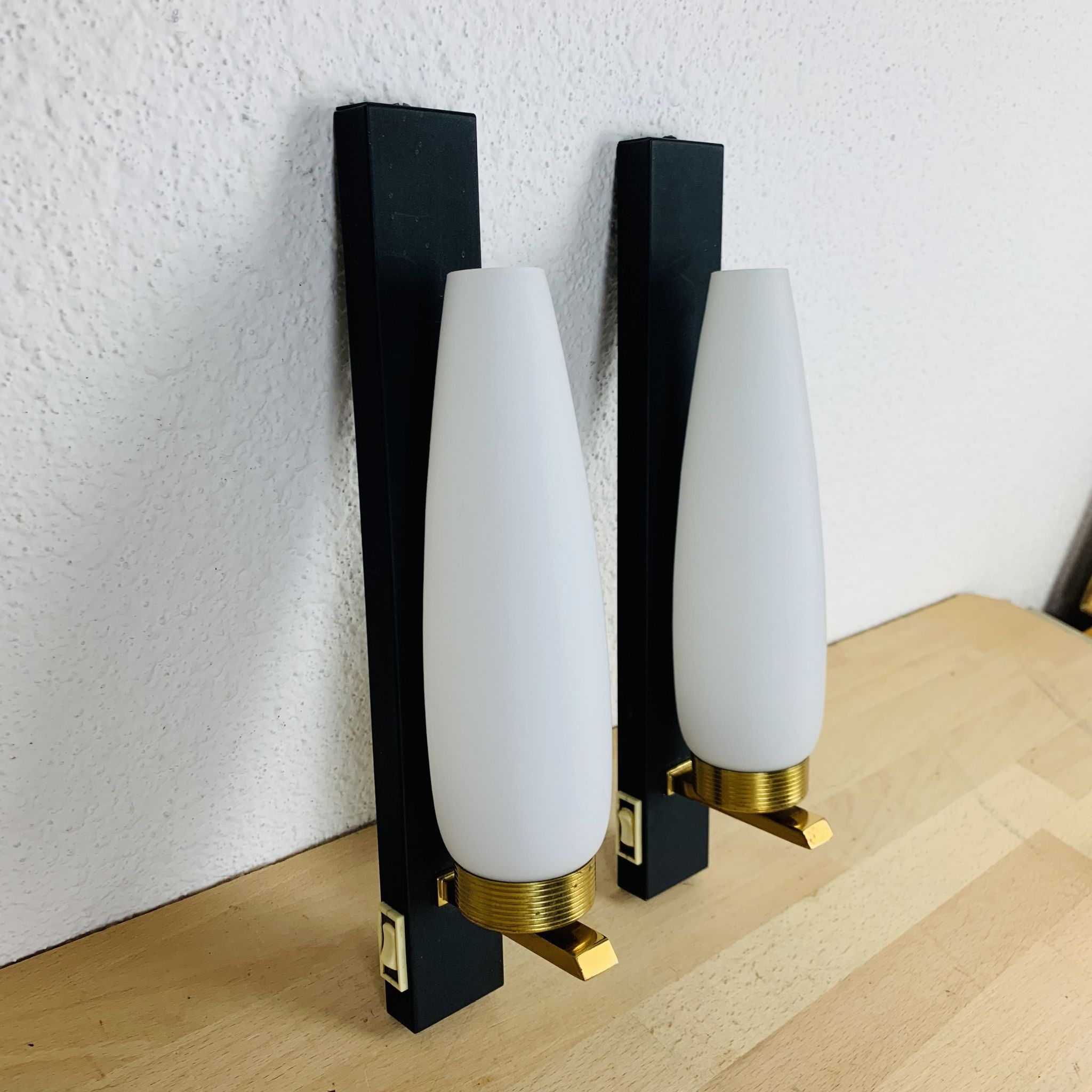 Pair of wall lamps Lunel/Arlus opaline 50s