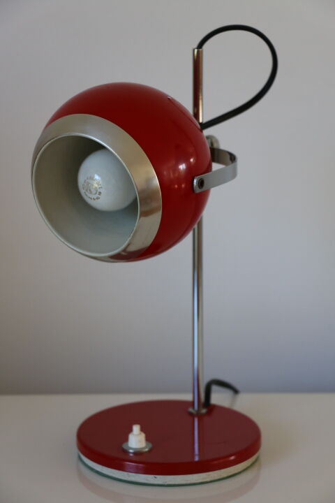 Red eye-ball lamp