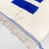 Tapis blanc avec des rectangles bleus 150cmx250cm