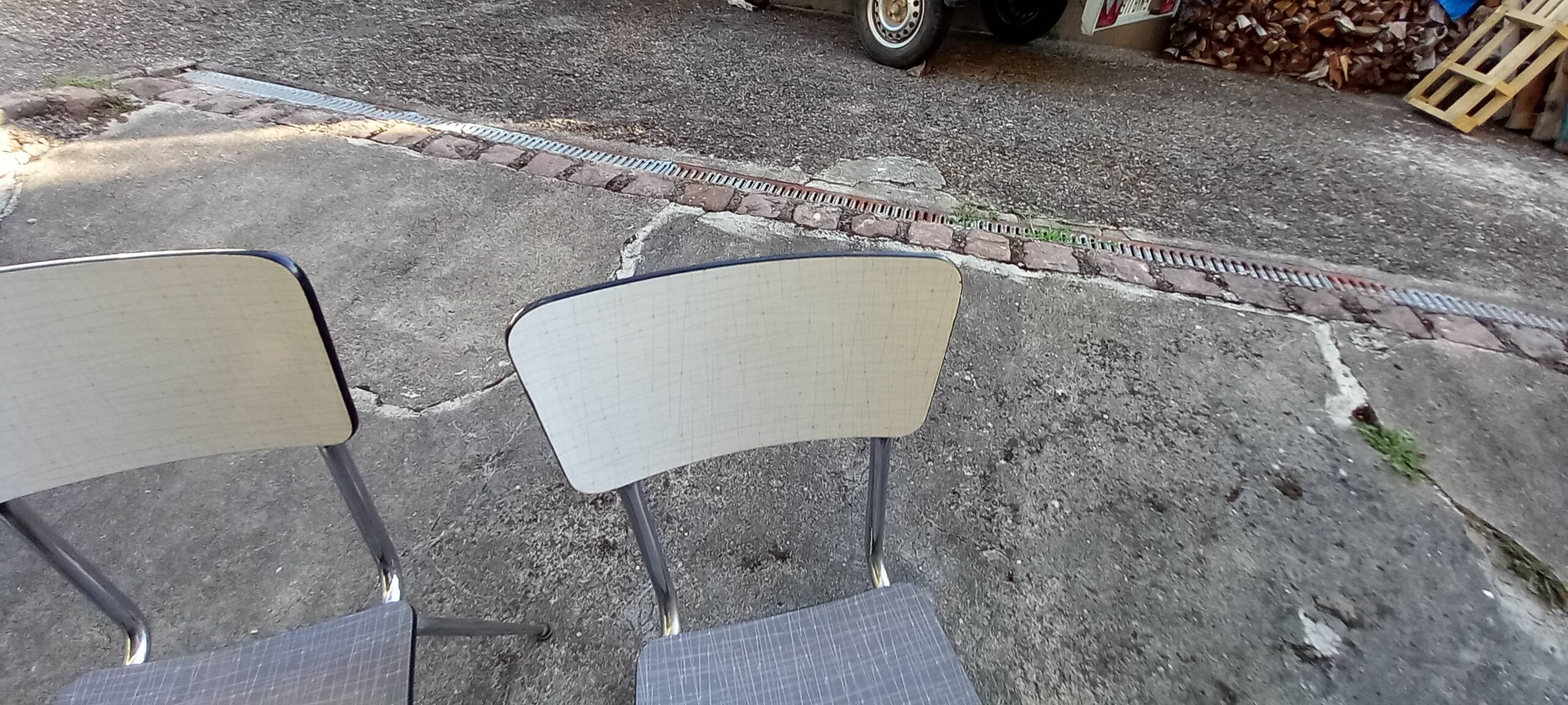 Pair of vintage 1960 Formica chairs – Space Age pattern
