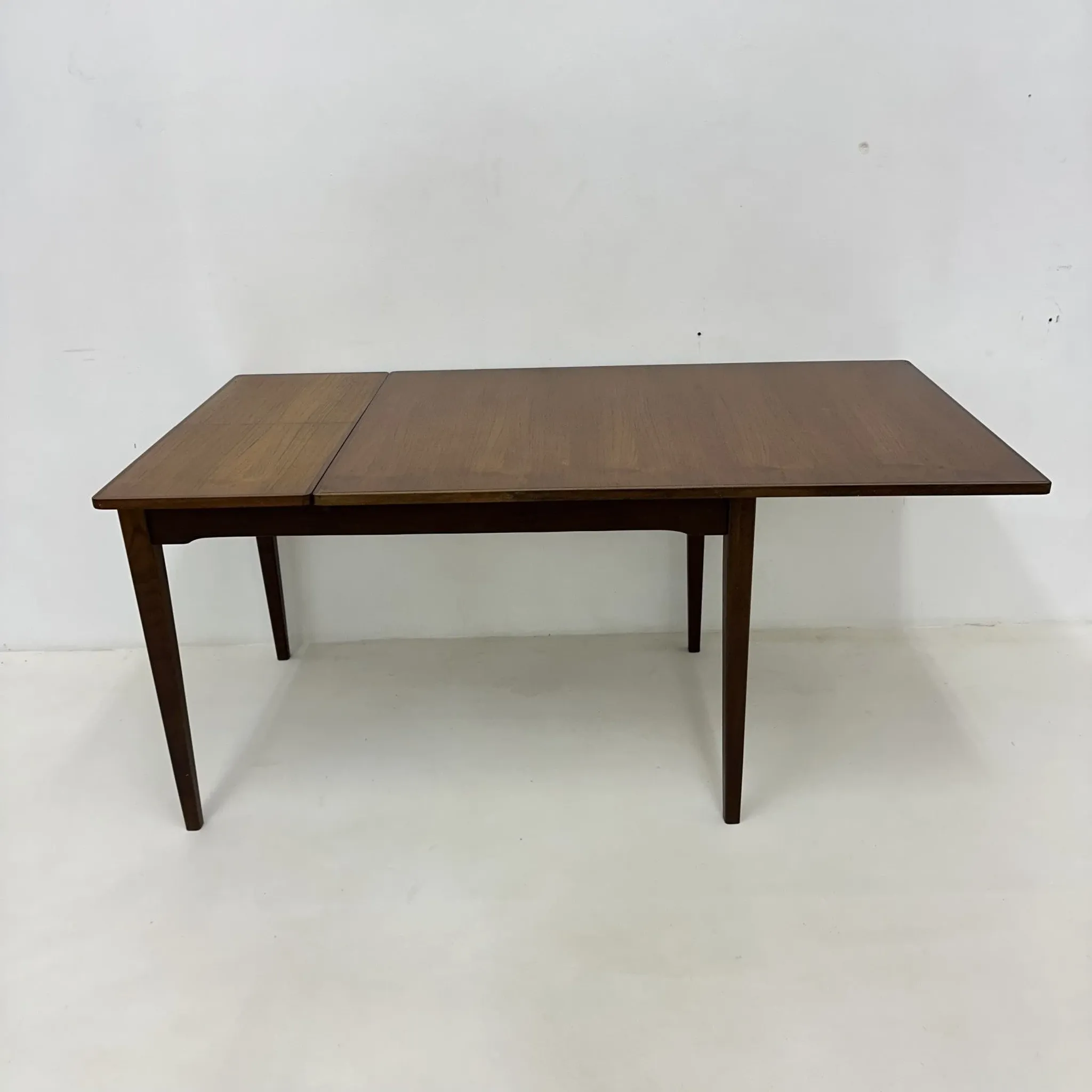 Table à manger extensible en teck, années 1960