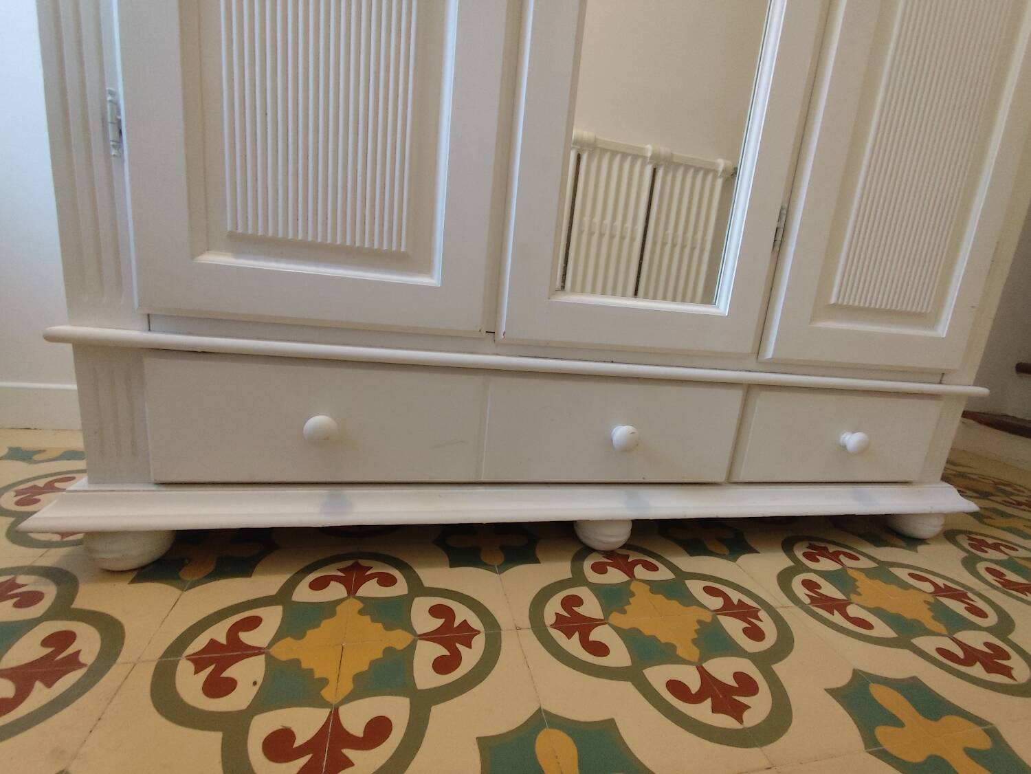 White solid wood wardrobe