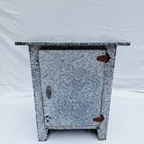 Enameled cabinet with one door