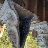 Stand, corbel, wall console in stucco with leaf ornament