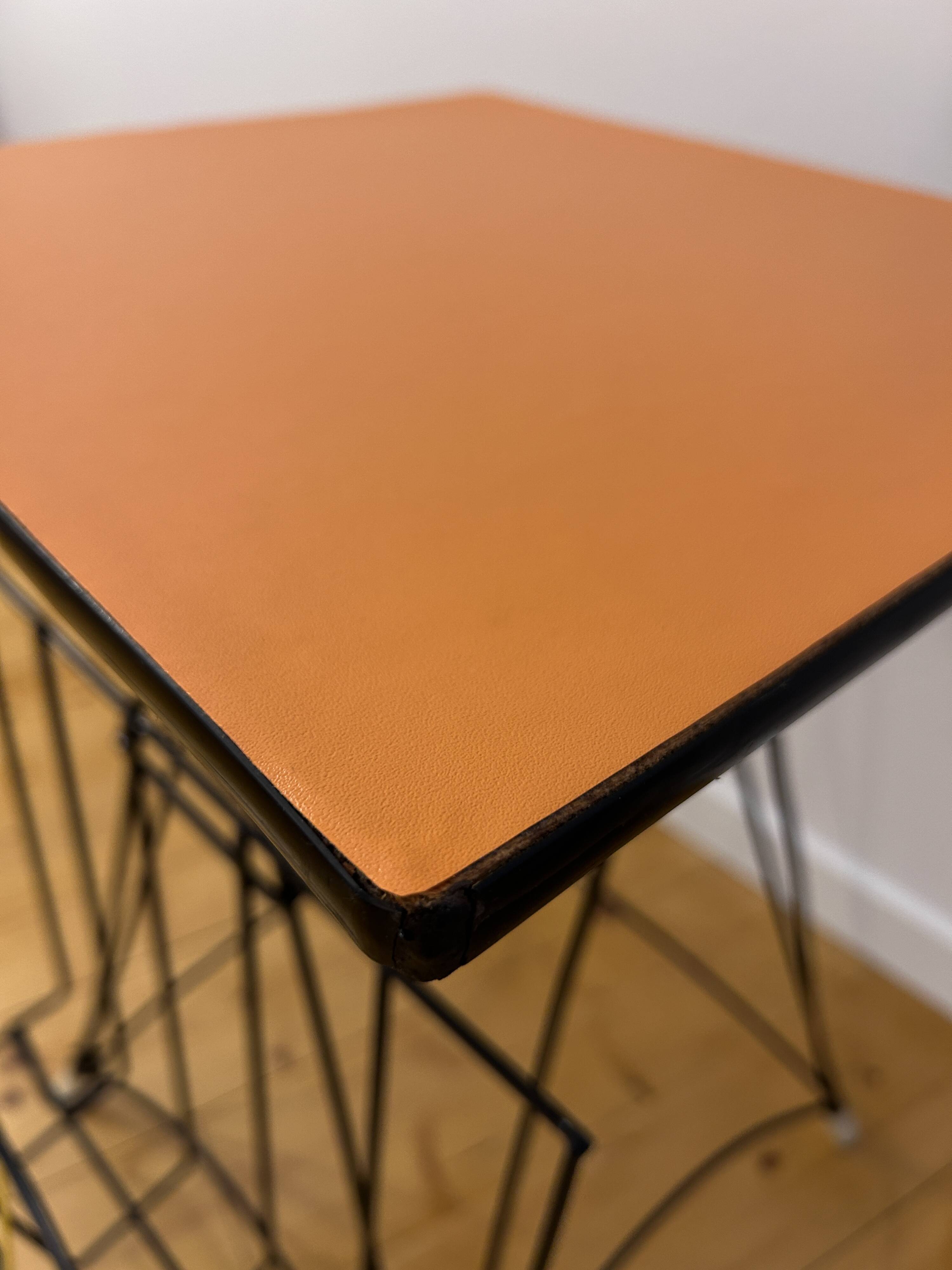 1960s Scoubidou magazine rack