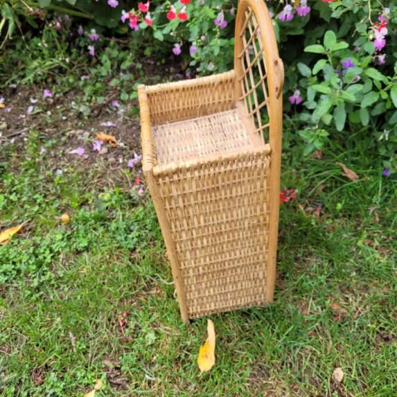 Étagère en osier vintage