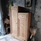 Asymmetrical wardrobe