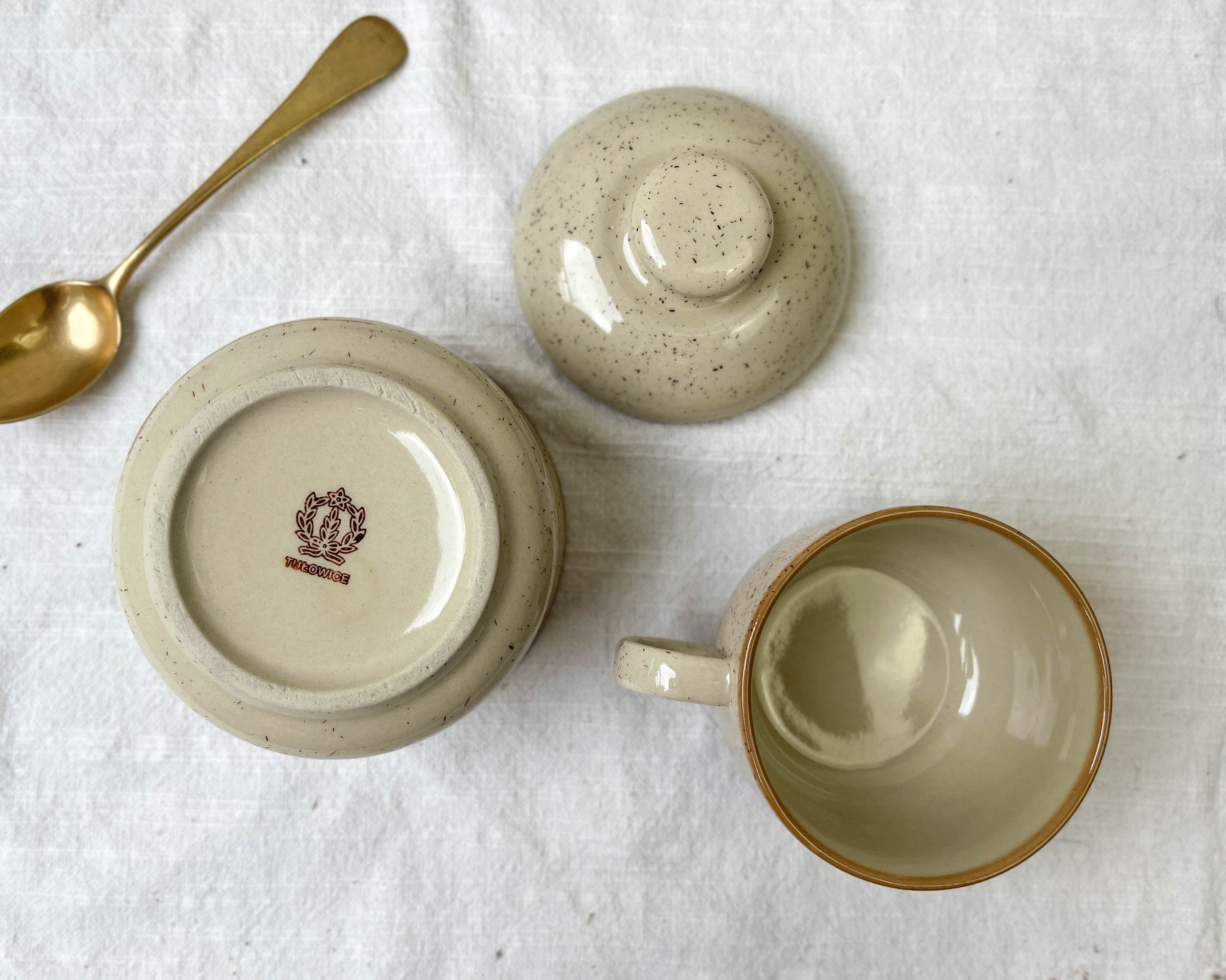 Speckled sandstone coffee service
