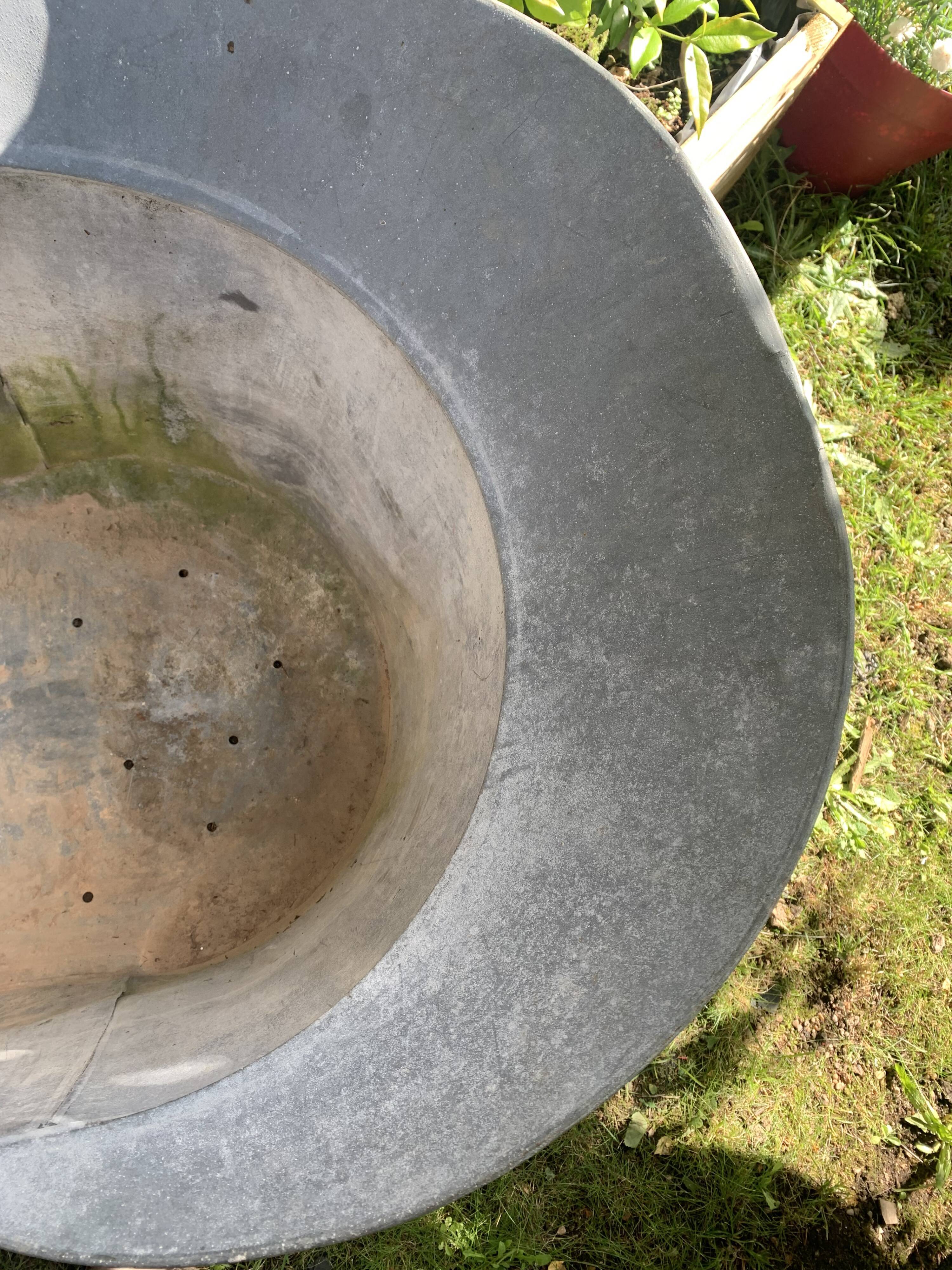 Baignoire en zinc ancienne