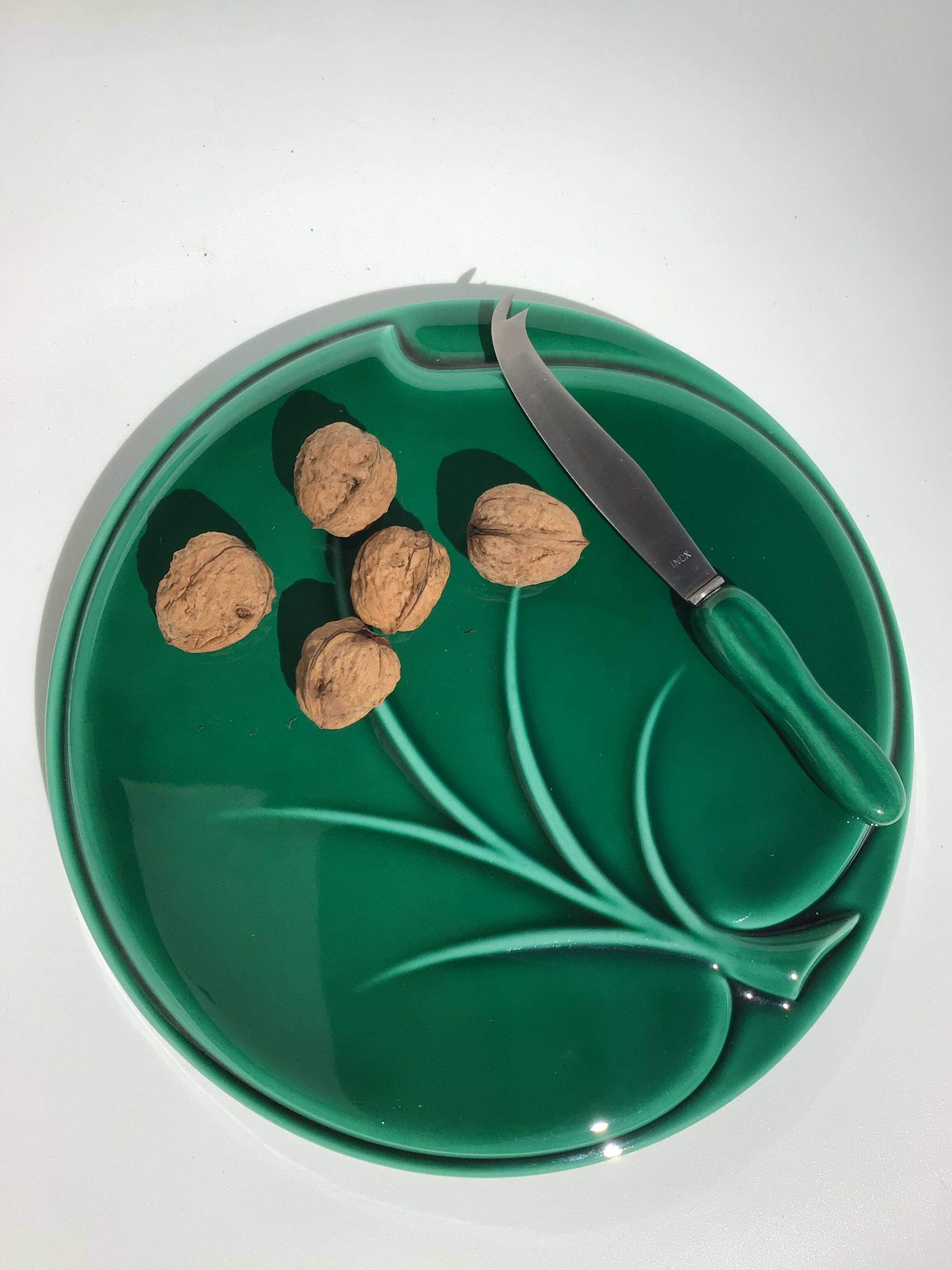 60's ceramic leaf cheese board