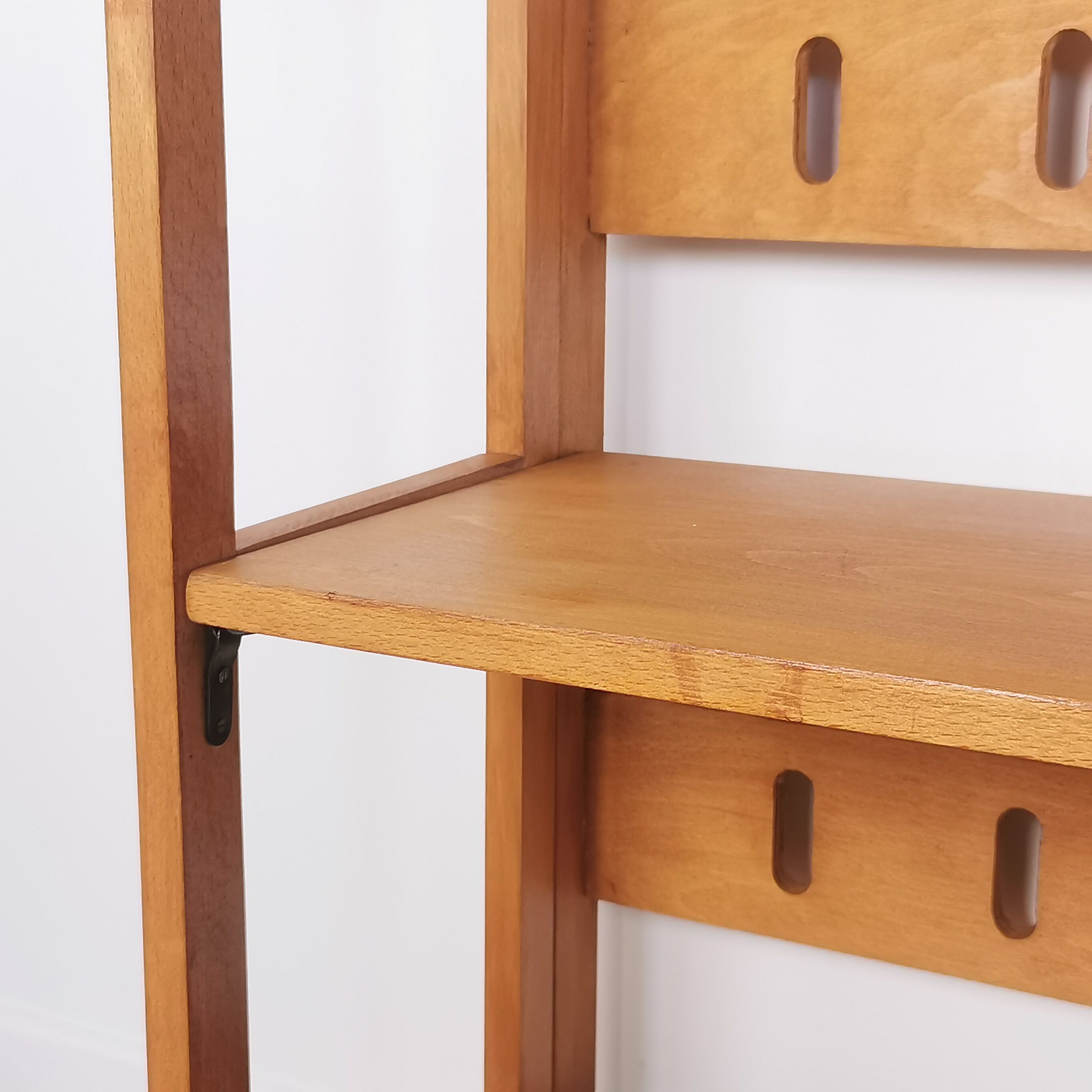 Folding bookcase shelf
