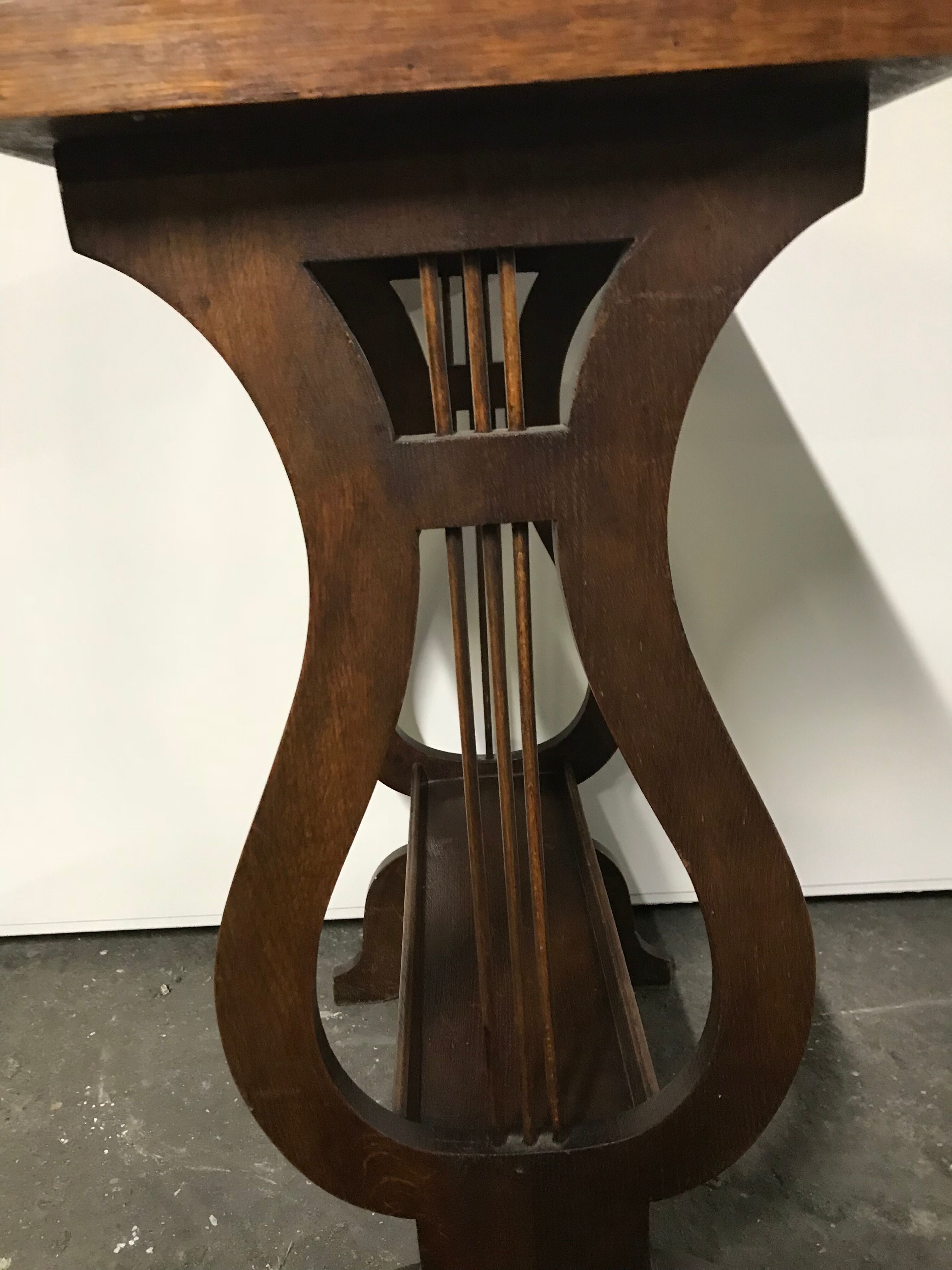 Side lyre table