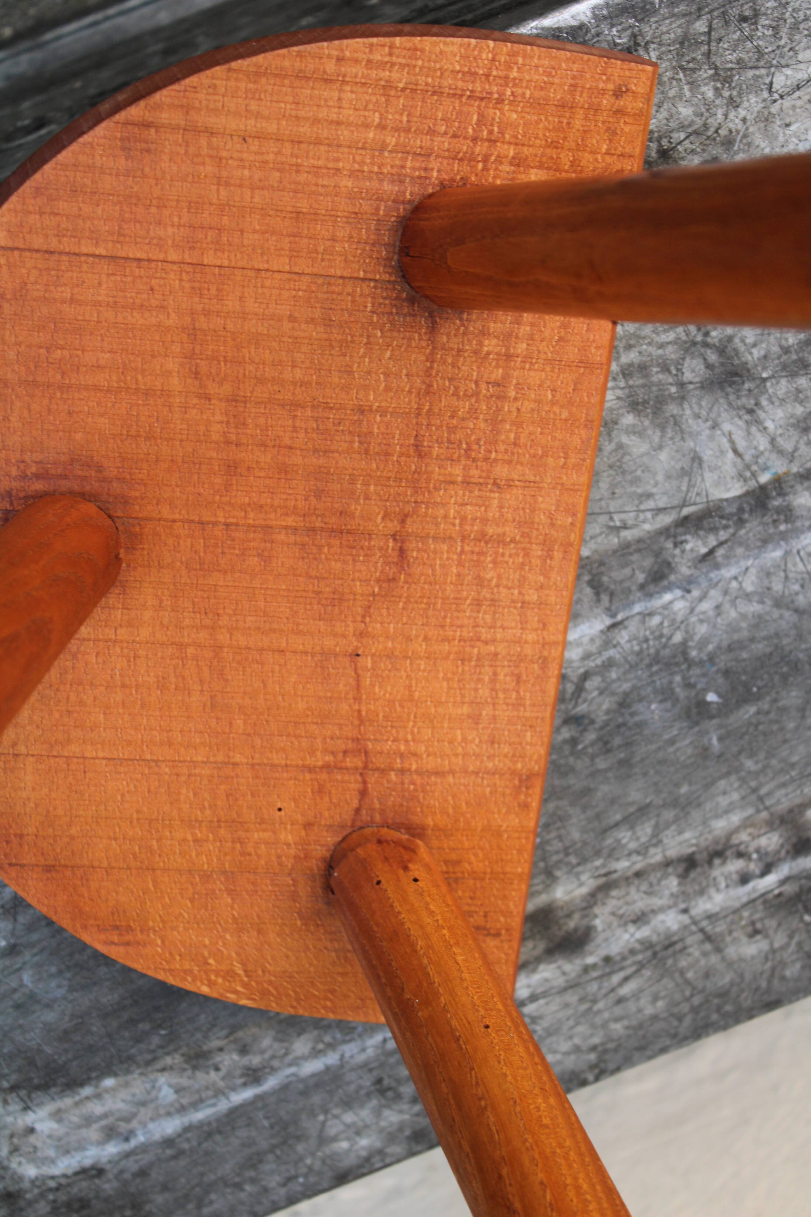 Tripod brutalist stool
