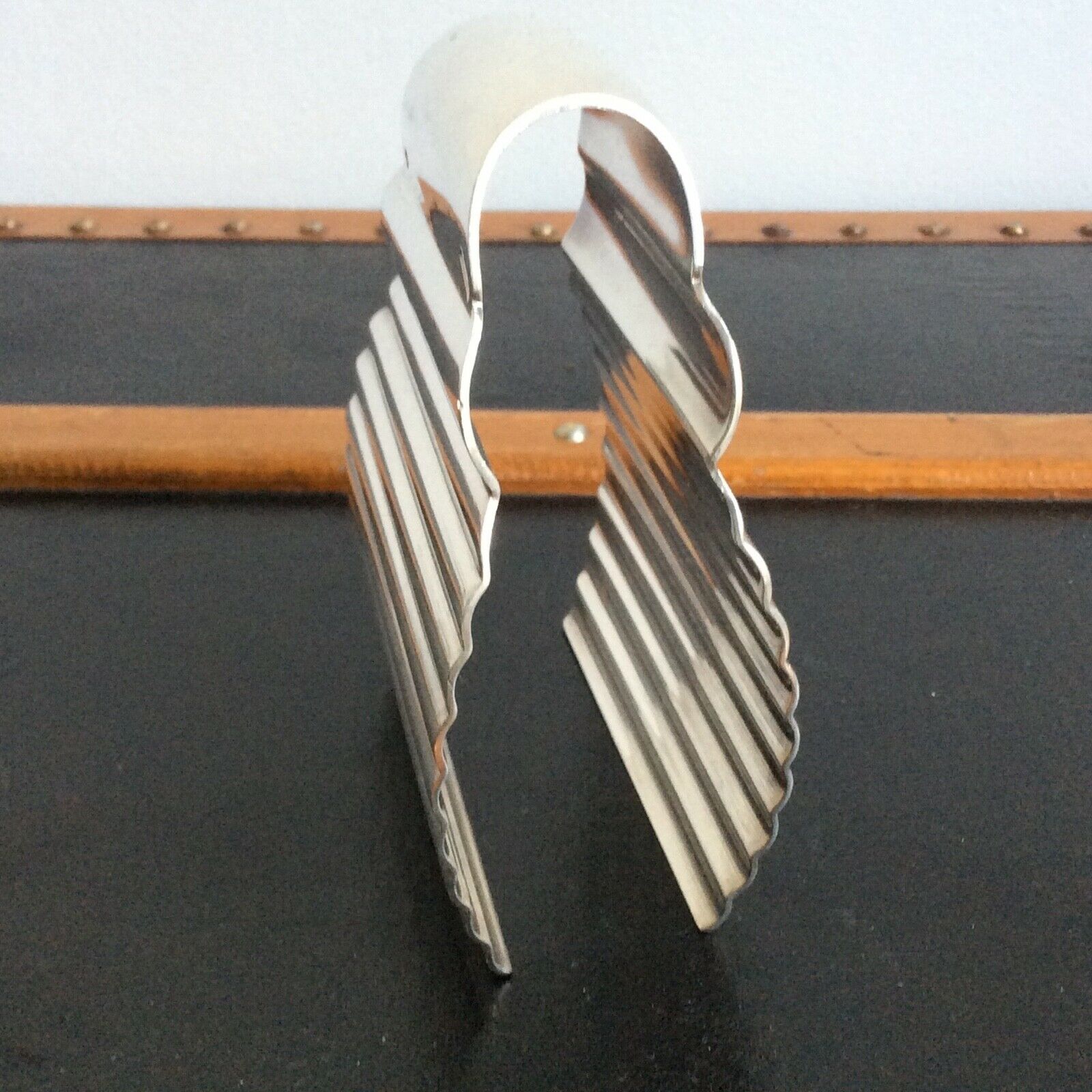 Luc lanel christofle asparagus clamp unduation silver metal art deco