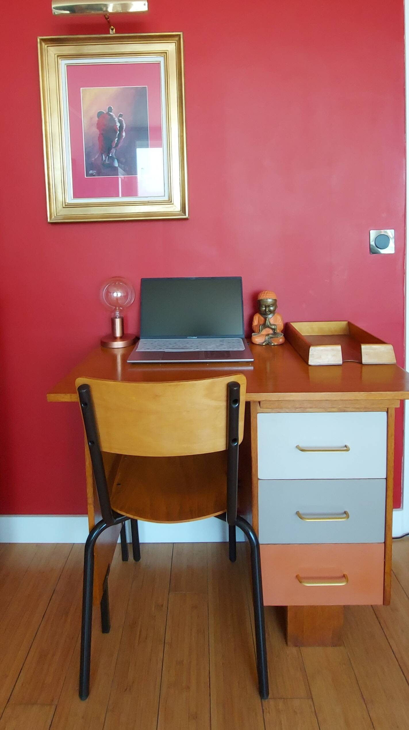 Restored vintage desk + matching chair 89 x 50 x 76 cm