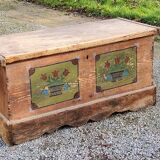 Alsatian polychrome wedding chest eighteenth -nineteenth century