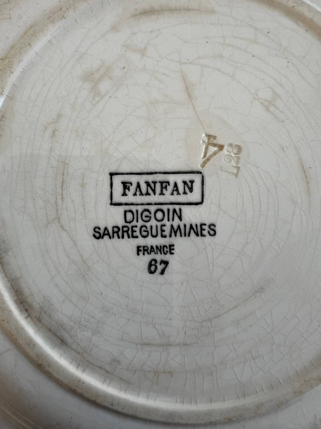 Assiette plate Fanfan de Digoin Sarreguemines