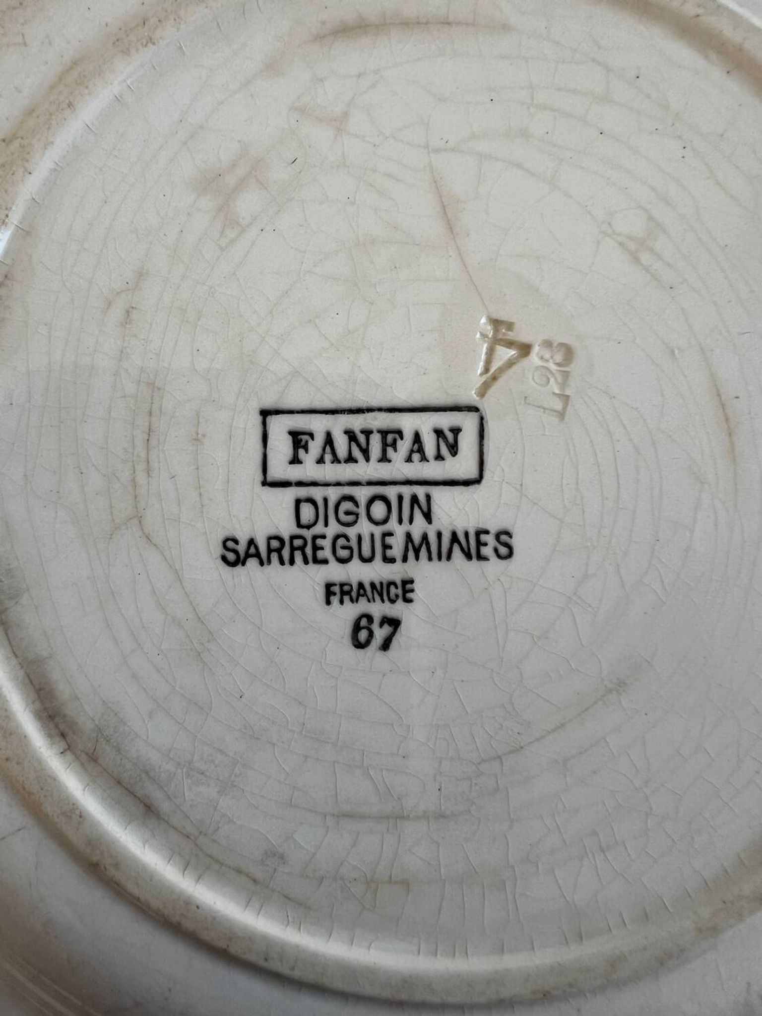 Assiette plate Fanfan de Digoin Sarreguemines