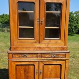 Kitchen cabinet