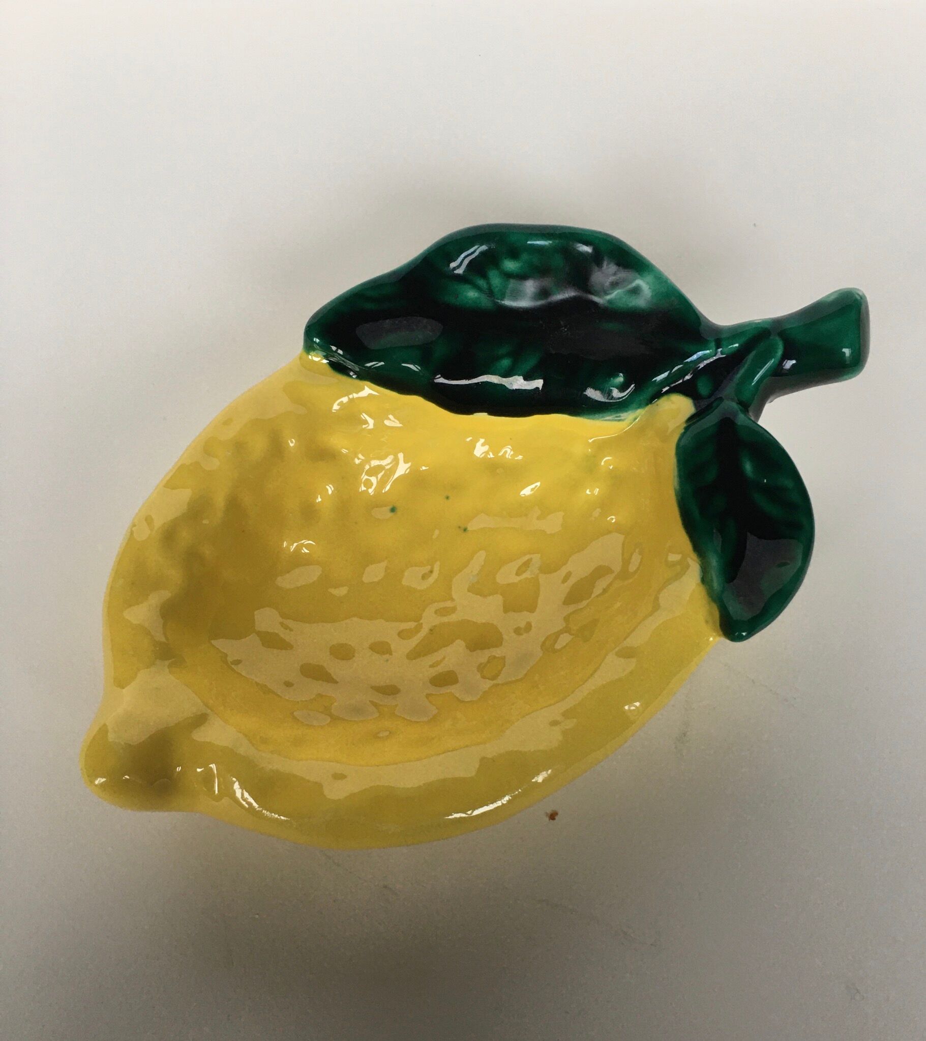 Empty pocket lemon in dabbling