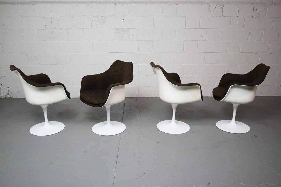 Set of four Eero Saarinen Swivel Tulip Armchairs Model 150, 1970s by Knoll Int.