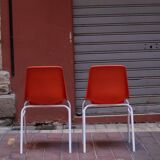 Set of 2 vintage orange chairs – Retro design