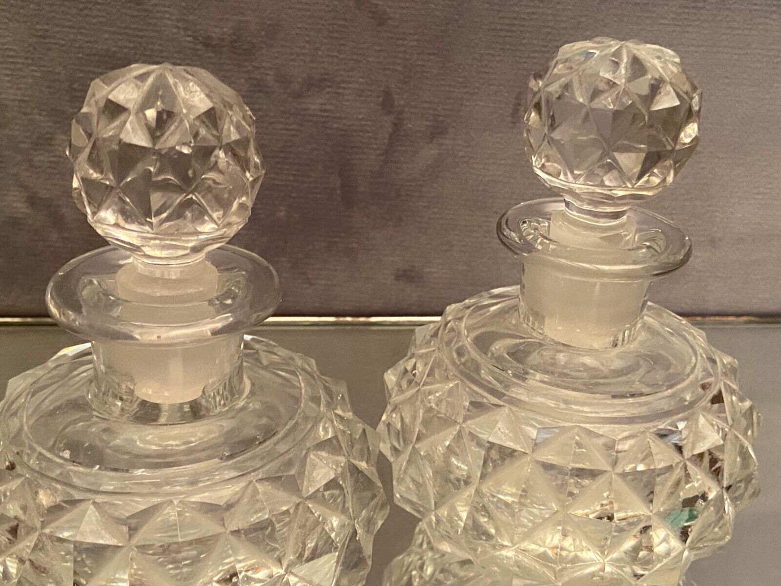 Pair of bottles nineteenth crystal Baccarat decoration diamond tips