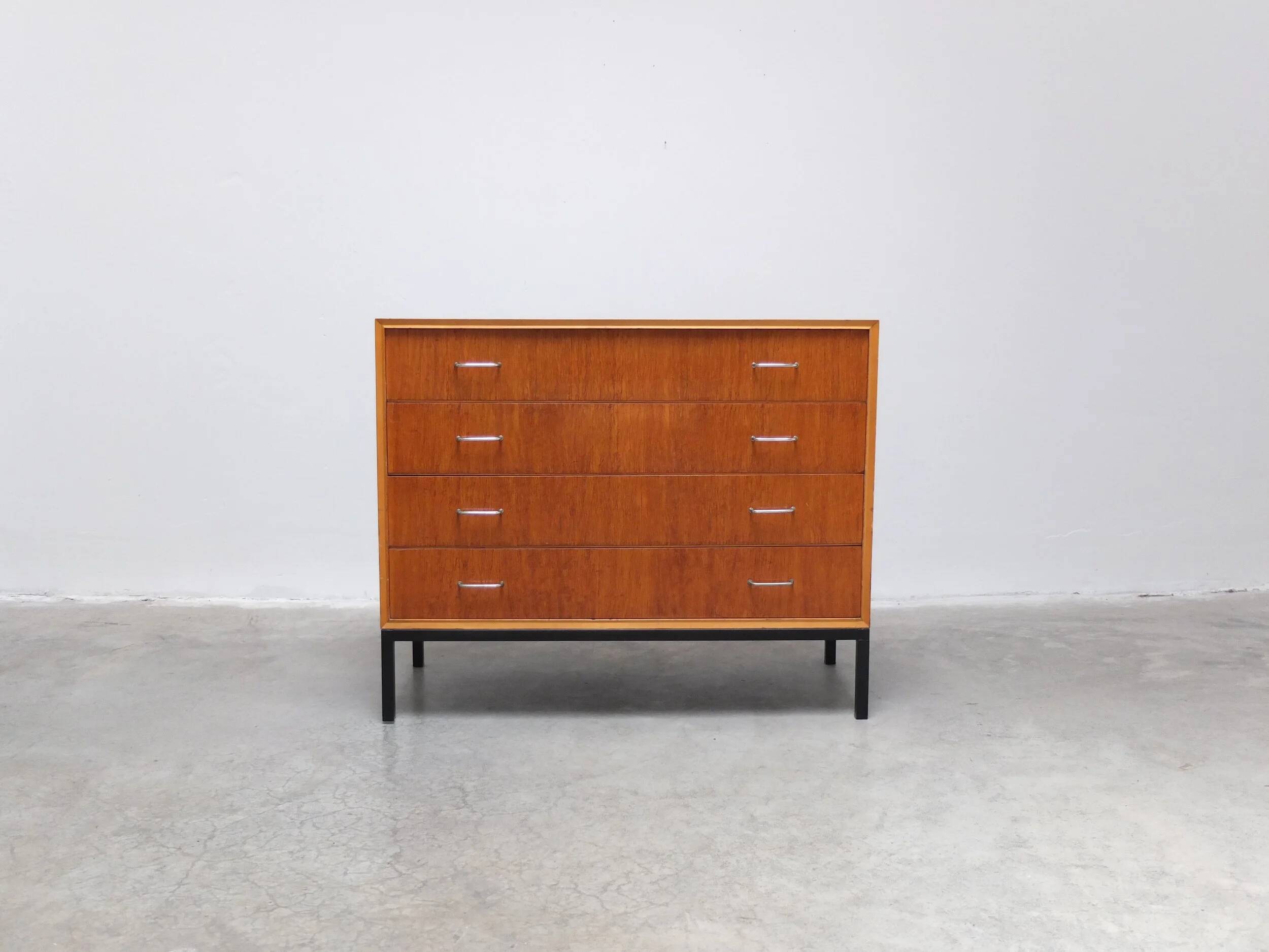 Commode des années 50 dans le style de Jos De Mey.