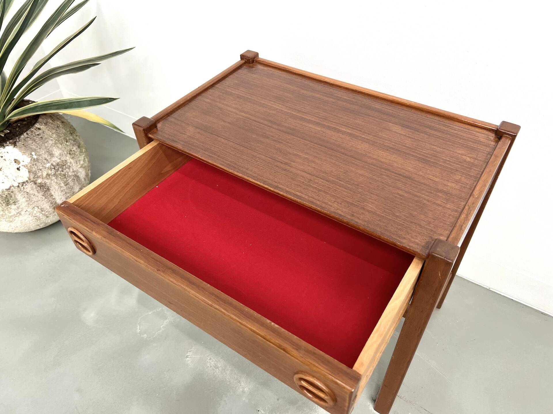 Chevet en teck sculpté, Arne Wahl Iversen