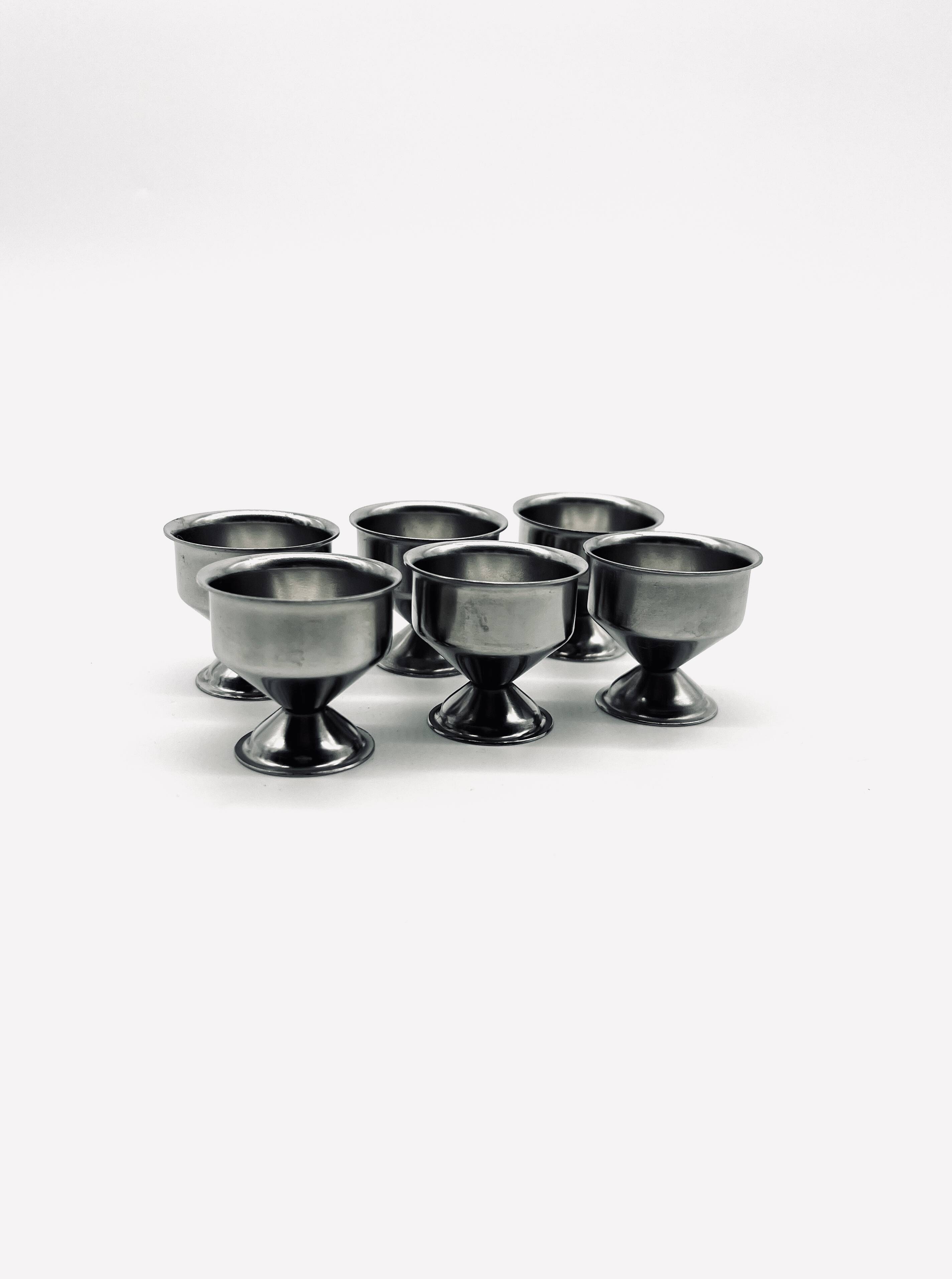 Six coquetiers en inox