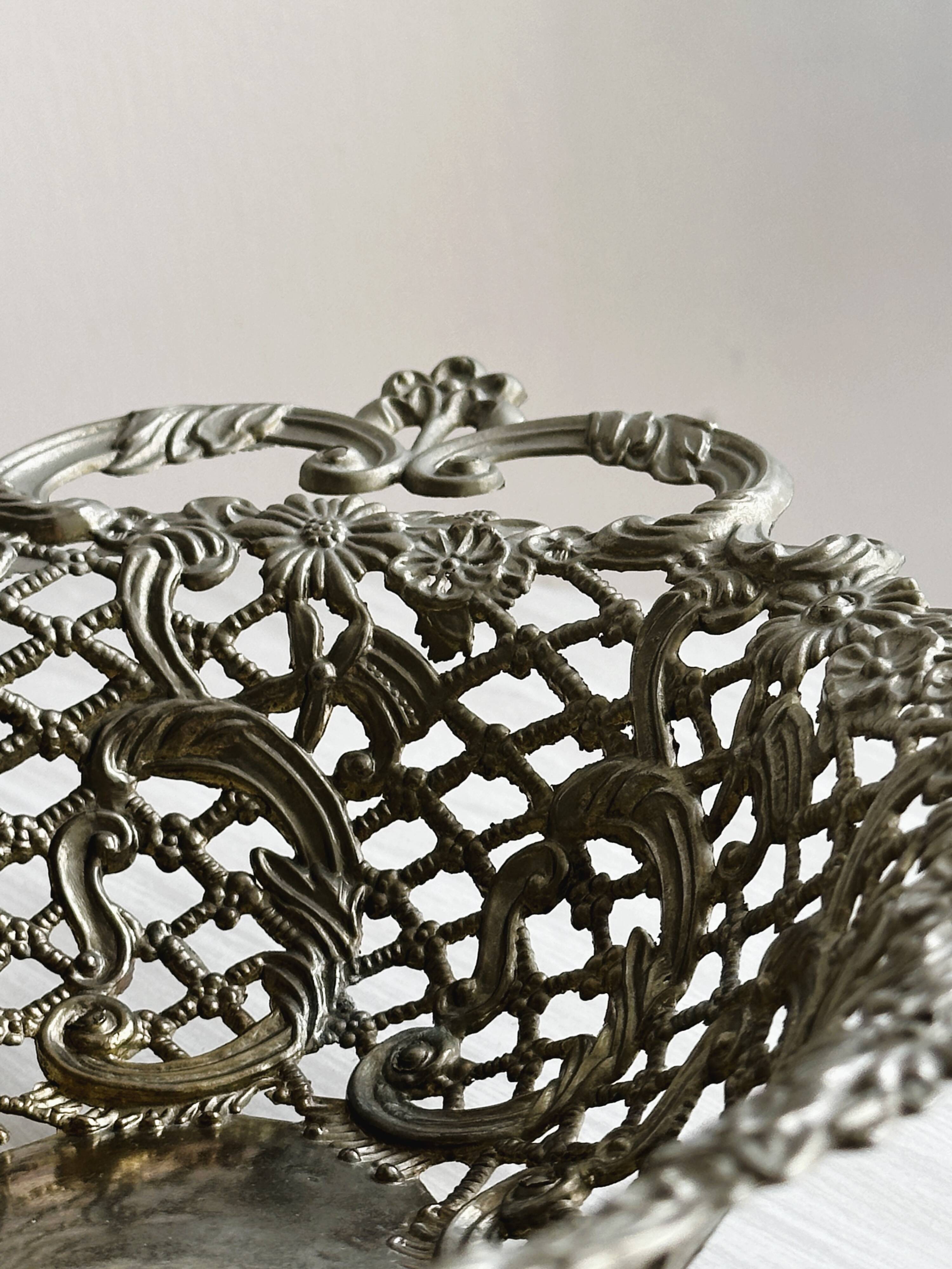 Metal presentation basket, vintage bread basket.