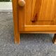 Commode vintage en bois massif des années 80