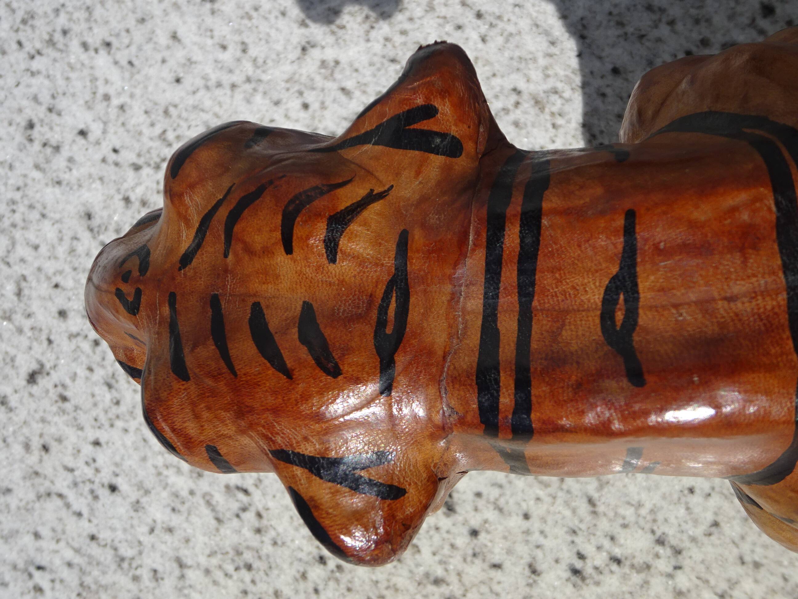 Genuine leather animal, tiger measuring 58 cm.