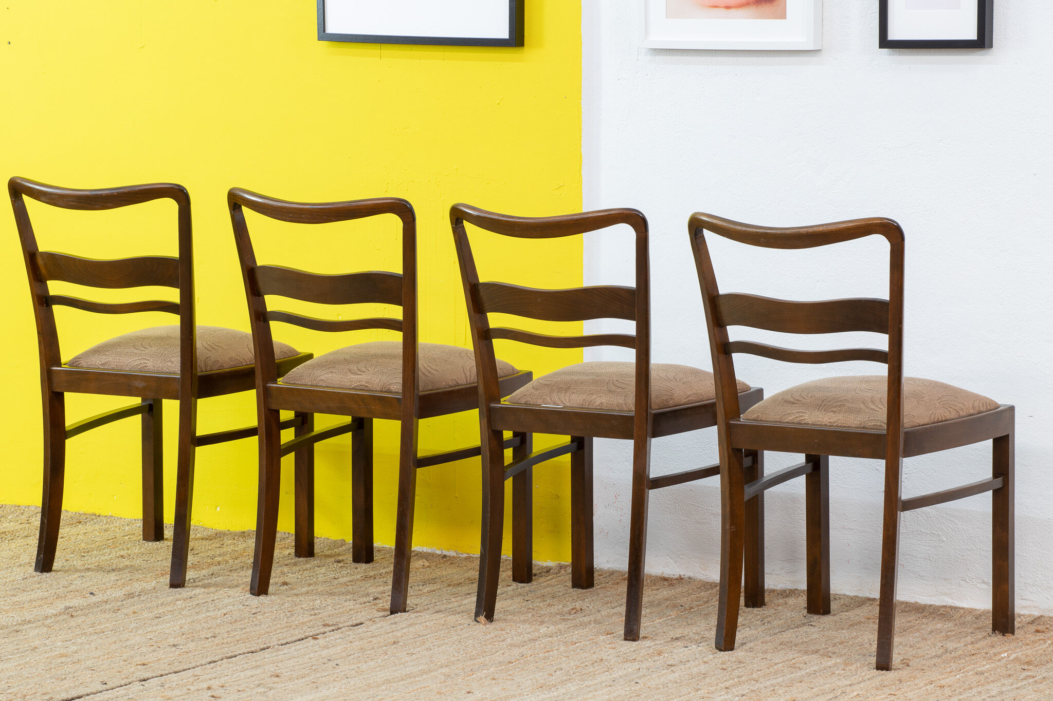 Série de 4 chaises scandinaves vintage