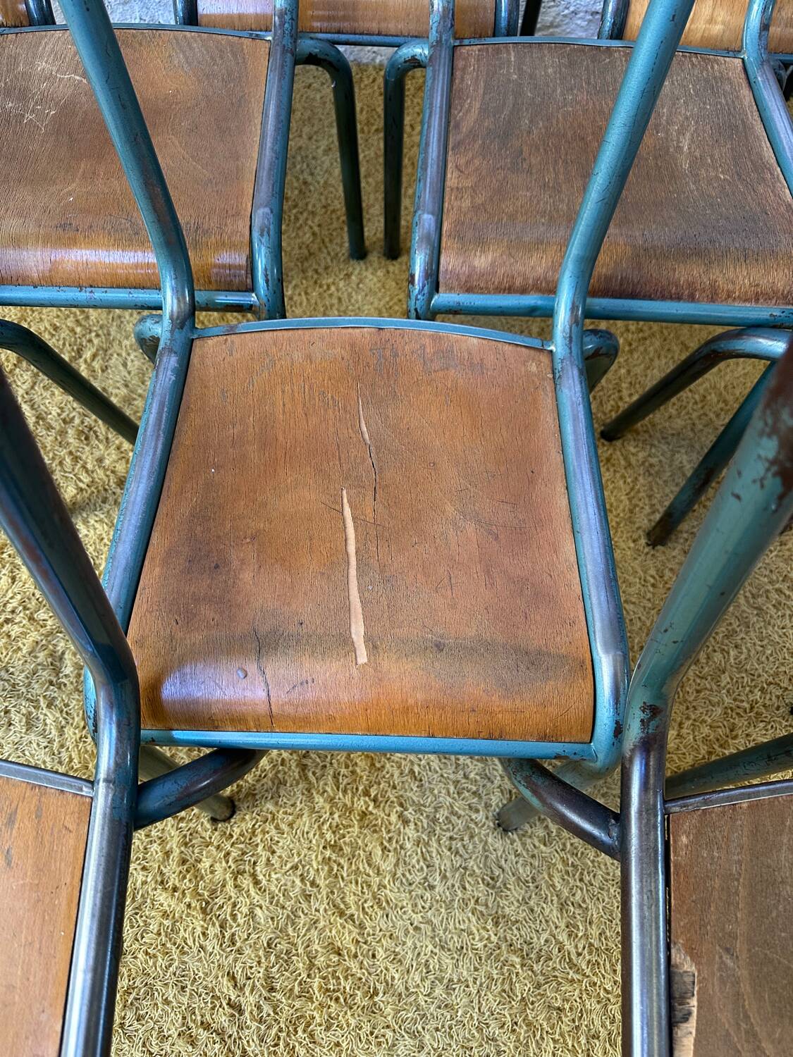 Lot 14 chaises d’école