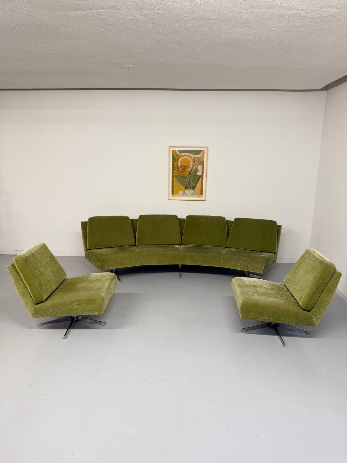Complete living room with a sofa and 2 Italian design armchairs from the 70s, vintage.