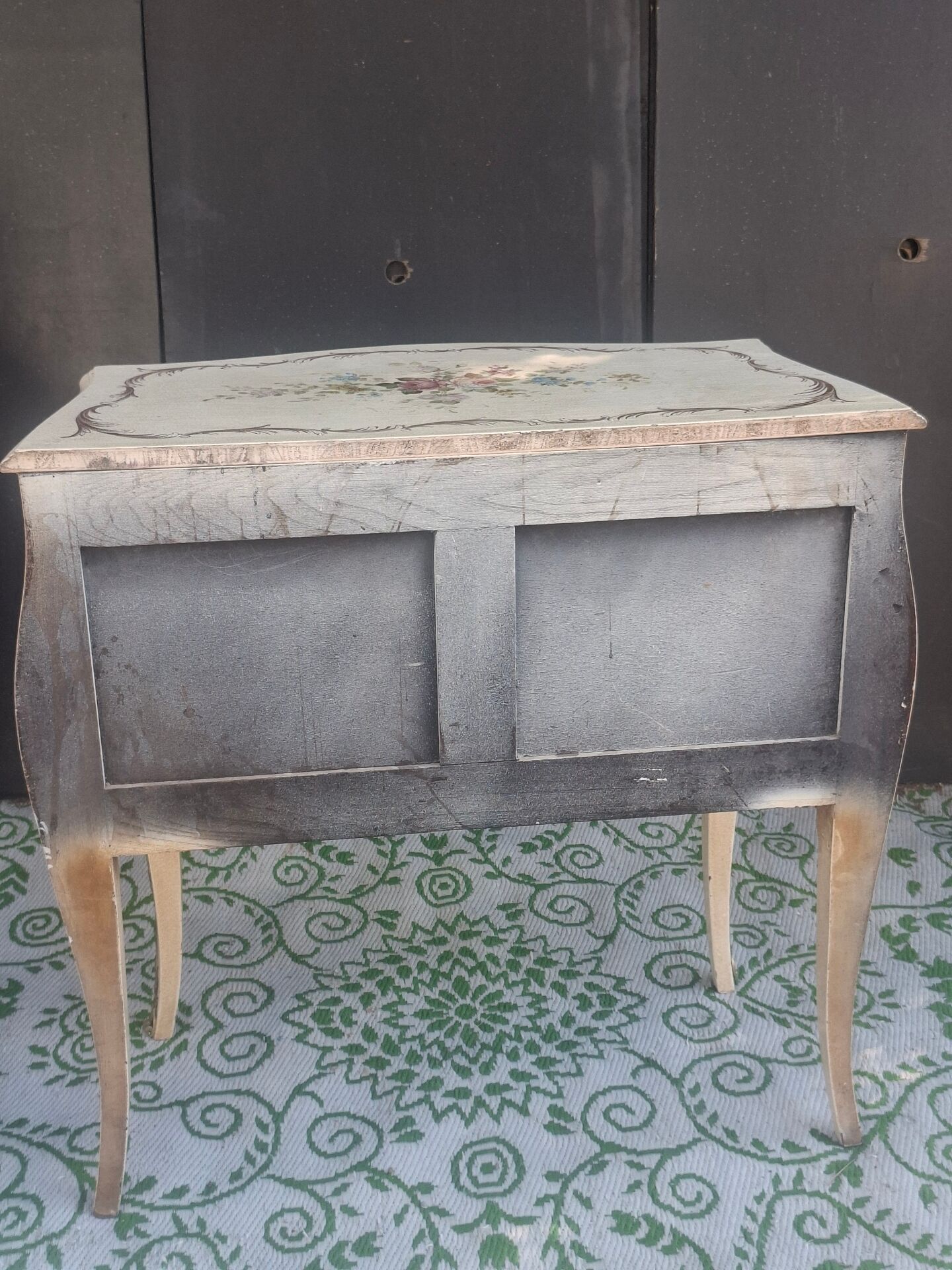 Venetian commode