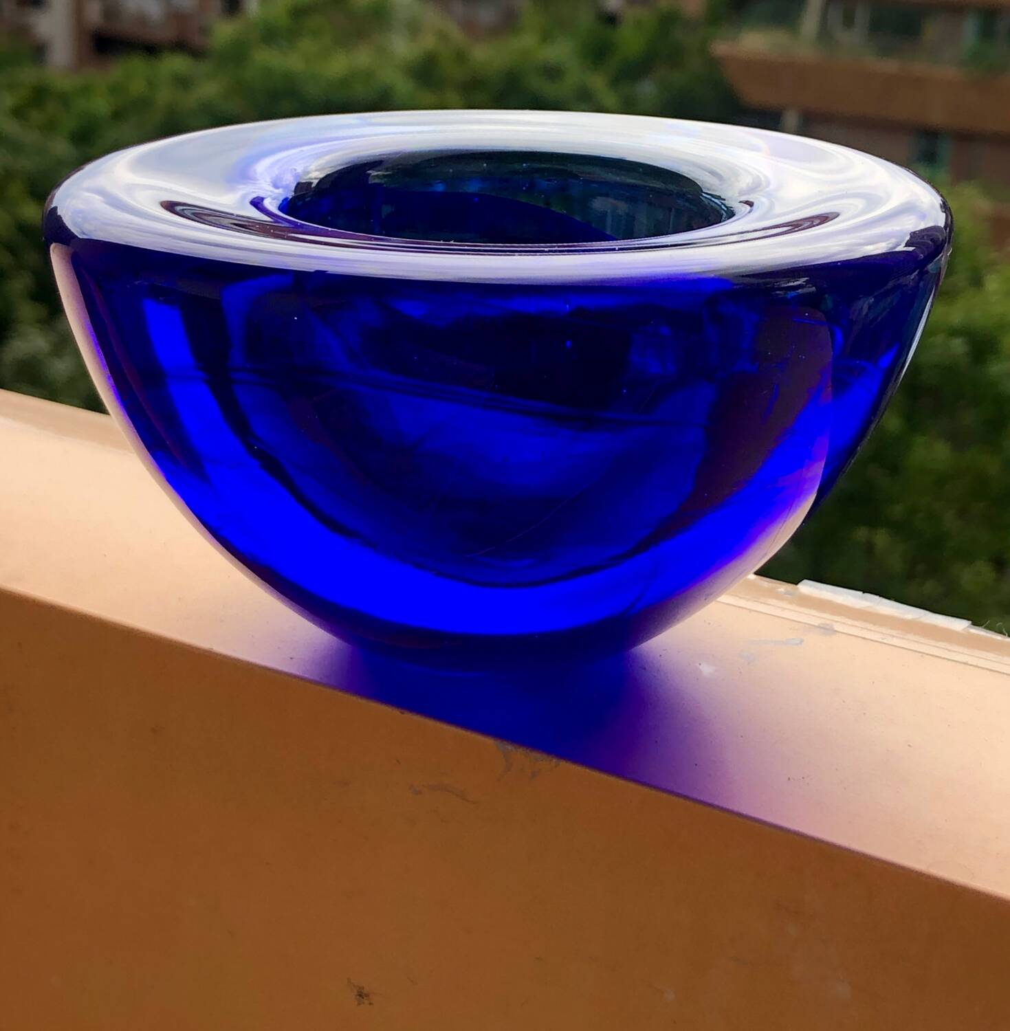 Bougeoir en cristal bleu royal de Kosta Boda par Anna Ehrner, années 1990